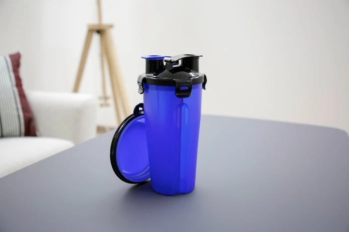 Kerbl Futter- und Wasserbehälter inkl. 250ml Reisenapf, 2x 350ml, blau/schwarz