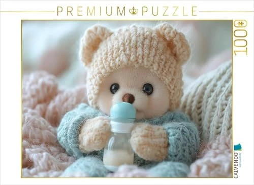 Calvendo Niedlicher Baby Teddybär mit Trinkflasche - Ein Moment voller Geborgenhei