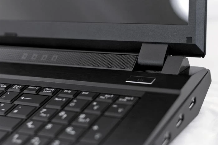 Schenker XMG P722-8OV Pro, Core i7-3630QM, 16GB RAM, 250GB SSD, 750GB HDD, GeForce GTX 680M, DE