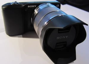 Sony Alpha NEX-3 schwarz mit Objektiv E 18-55mm 3.5-5.6 OSS