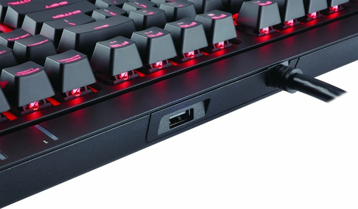 Corsair Strafe, MX RED, USB, DE