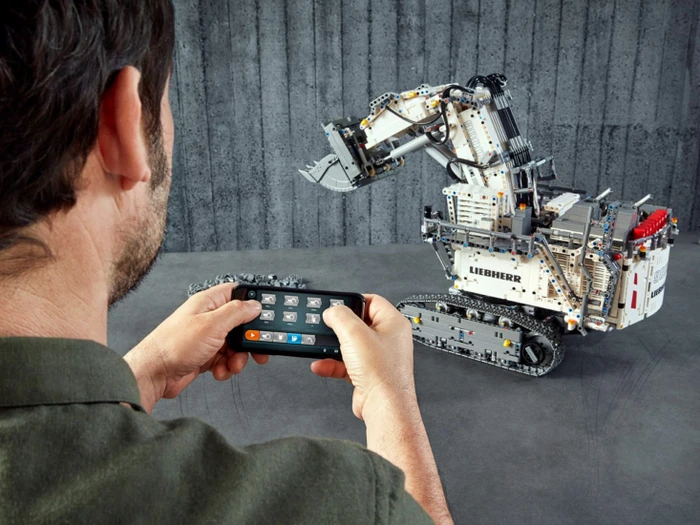 LEGO Technic - Liebherr Bagger R 9800