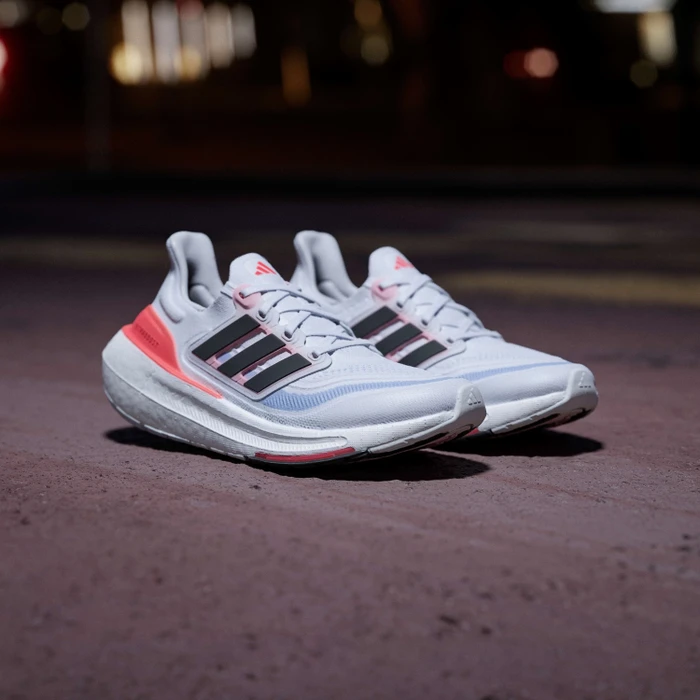 adidas Ultraboost Light cloud white/core black/solar red (Damen)
