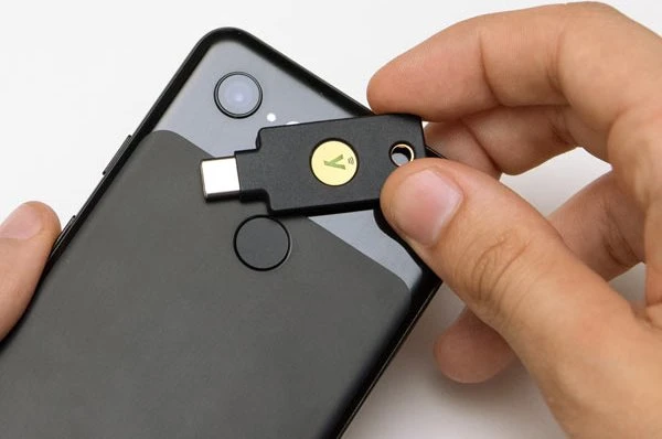 Yubico YubiKey 5C NFC FIPS, USB-C/NFC, 1 Stück