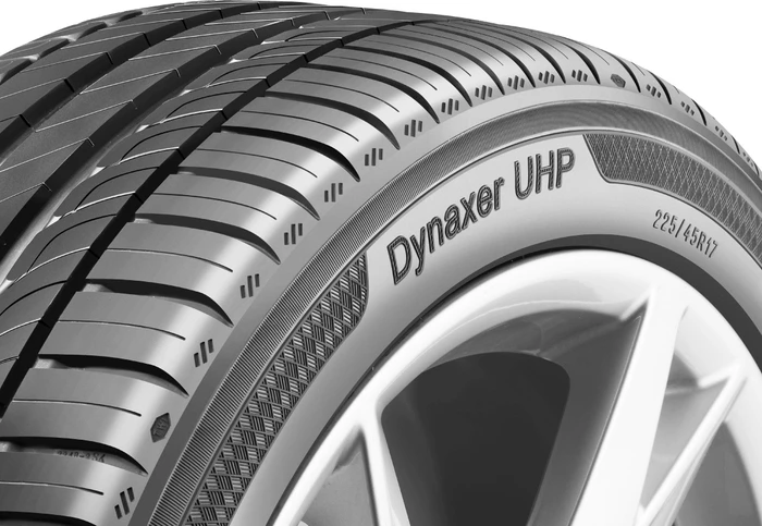 Kleber Dynaxer UHP 215/45 R17 91Y XL