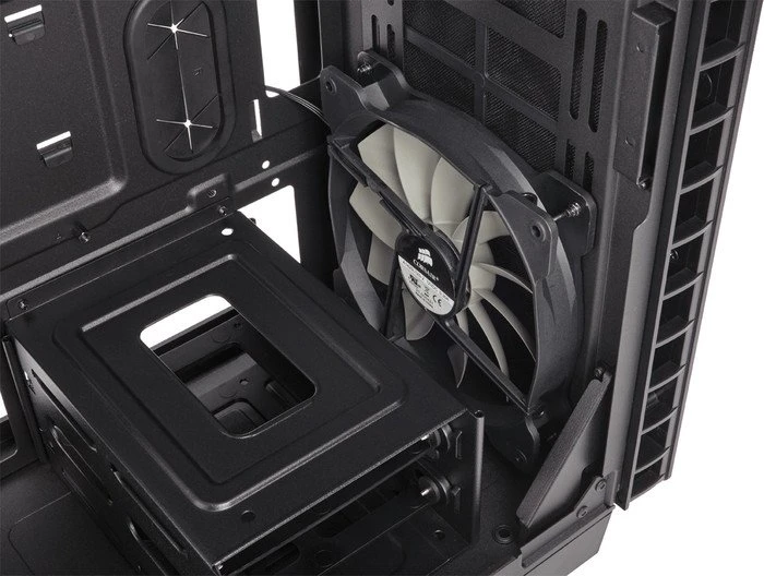 Corsair Carbide Series Quiet 400Q, schallgedämmt
