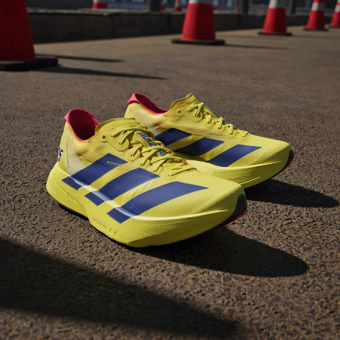 adidas Adizero Adios Pro 4 pure sulfur/lucid blue/lucid red (Herren)