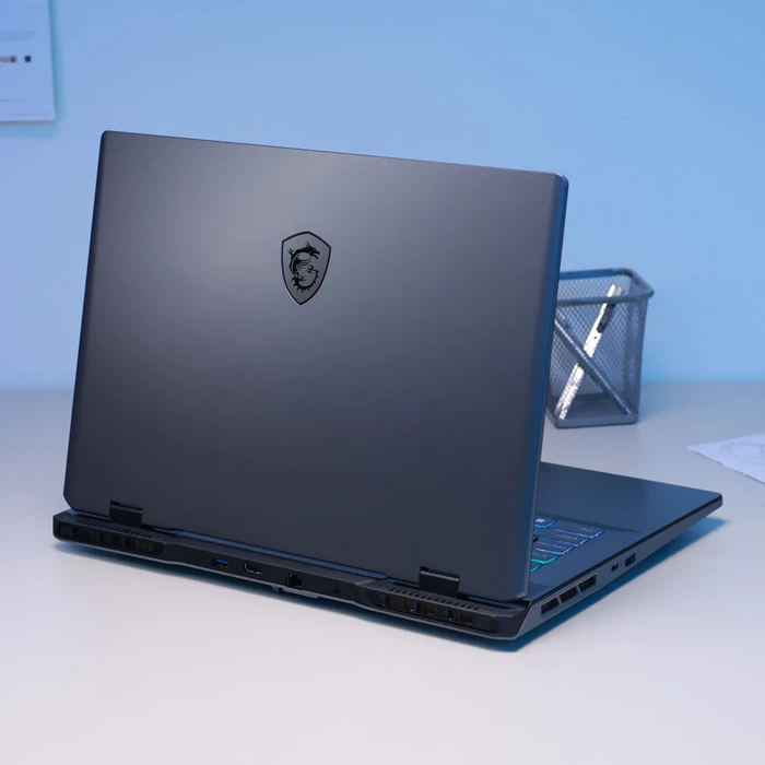 MSI Sword 17 HX B14VGKG-043, Core i7-14700HX, 16GB RAM, 1TB SSD, GeForce RTX 4070, DE