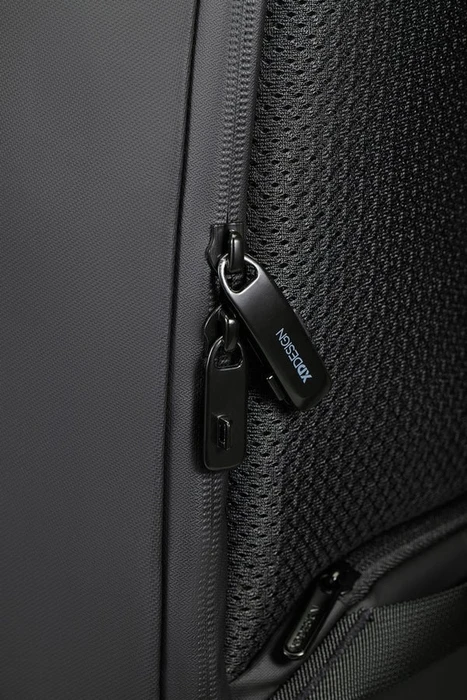 XD Design 16" Bobby Edge Rucksack, schwarz