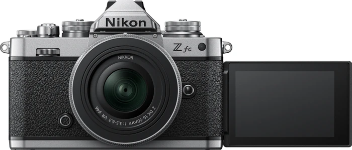 Nikon Z fc silber/schwarz mit Objektiv Z DX 16-50mm 3.5-6.3 VR