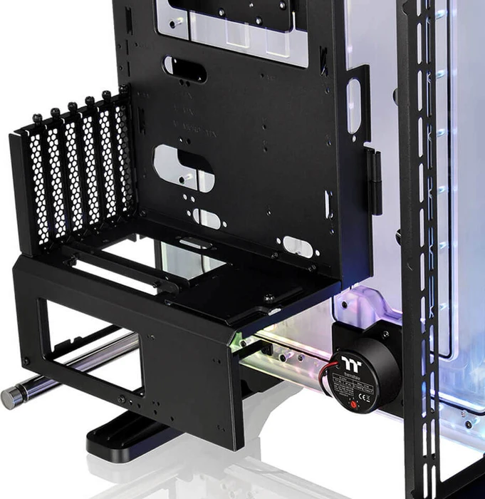 Thermaltake DistroCase 350P, Glasfenster