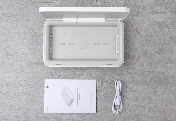 Samsung ITFIT UV-Desinfektionsbox mit induktiver Ladefunktion weiß