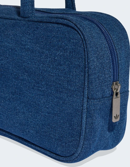 adidas Elongated Airliner Schultertasche light denim