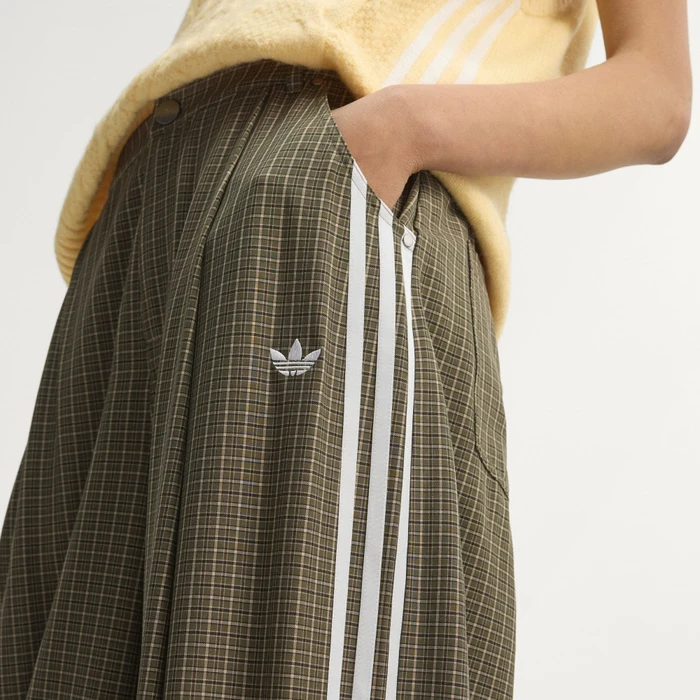 adidas Checks Hose lang olive strata/wonder beige/aurora coffee (Damen)