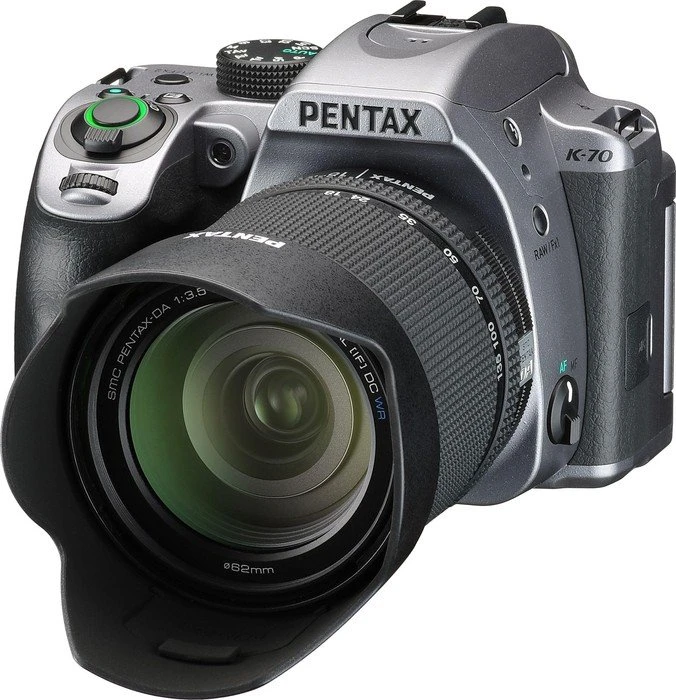 Pentax K-70 silber mit Objektiv smc DA 18-135mm 3.5-5.6 ED AL IF DC WR