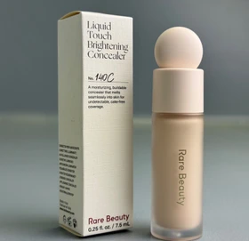 Rare Beauty Liquid Touch Brightening Concealer 140C, 7.5ml