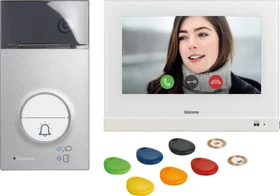 Legrand Bticino Flex'One Video-Set mit Türstation LINEA 3000 und Hometouch 7", Einfamilienhaus, 2 Teilnehmer, Set