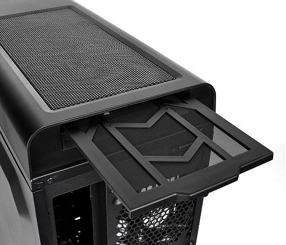 Thermaltake Urban S71, Acrylfenster