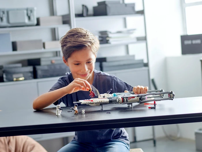 LEGO Star Wars Episode IX - Widerstands Y-Wing Starfighter