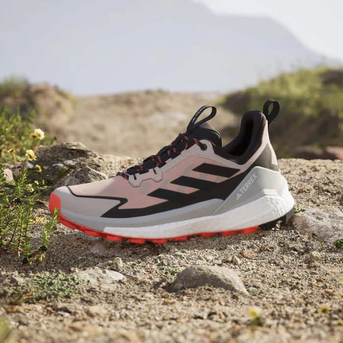 adidas Terrex Free Hiker 2.0 Low wonder beige/core black/semi impact orange (Herren)