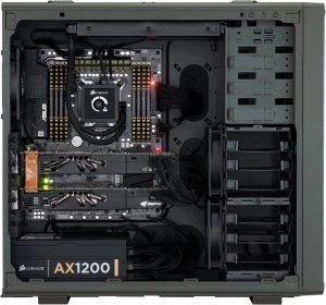 Corsair Vengeance C70 Military Green, Acrylfenster, schallgedämmt