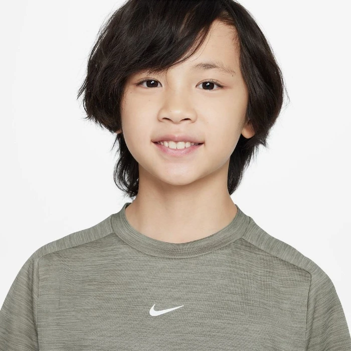 Nike Multi Dri-FIT Funktionsshirt kurzarm light army/olive aura/white (Junior)
