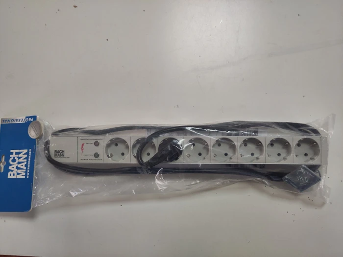 Bachmann Alu-Line 19", 1HE, 8-fach, 250V, 2m (333.404)