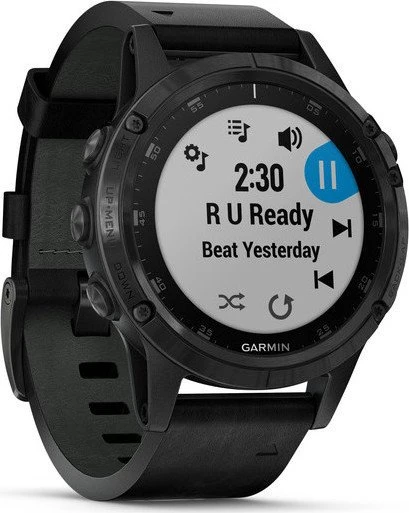 Garmin Fenix 5 Plus Sapphire schwarz mit Lederarmband