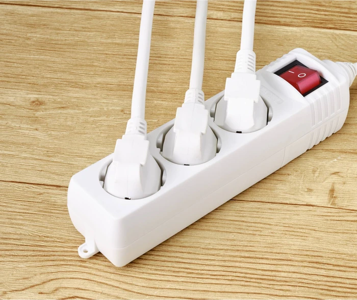 Sygonix Steckdosenleiste ohne Kabel mit Schalter, 3-fach, weiß