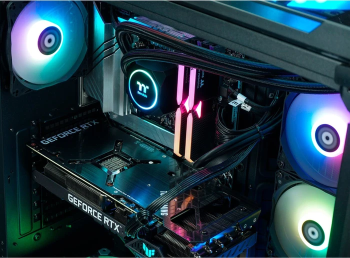 Thermaltake Ganymed v2, schwarz, Core i7-13700K, 32GB RAM, 2TB SSD, GeForce RTX 4080