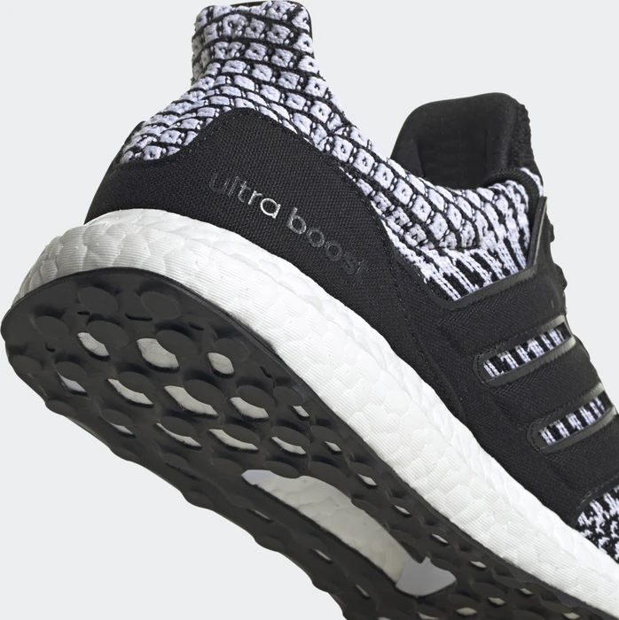 adidas Ultraboost DNA 5.0 core black/cloud white (Herren)