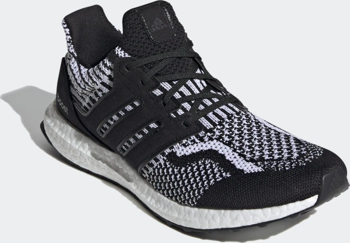 adidas Ultraboost DNA 5.0 core black/cloud white (Herren)