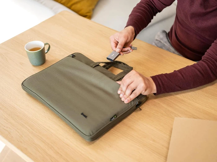 Trust Dalyx Kartenlesegerät aus Aluminium, silber, USB-A 3.0 [Stecker]