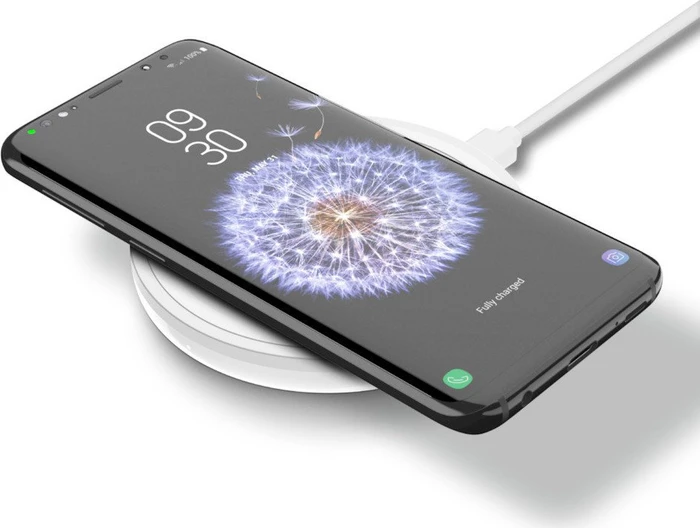 Belkin BoostUp Wireless Charging Pad 10W inkl. Ladegerät weiß
