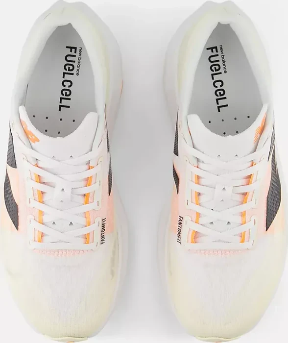 New Balance FuelCell Rebel v4 white/angora/hot mango (Herren)