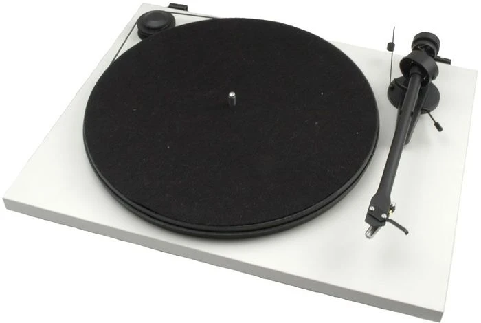 Pro-Ject Essential II weiß