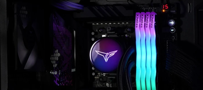 TeamGroup T-Force DELTAα RGB weiß UDIMM 32GB Kit, DDR5-6000, CL30-36-36-76, X8