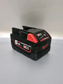 Milwaukee M28 B5 Werkzeug-Akku 28V, 5.0Ah, Li-Ionen [5.0Ah] [140Wh]
