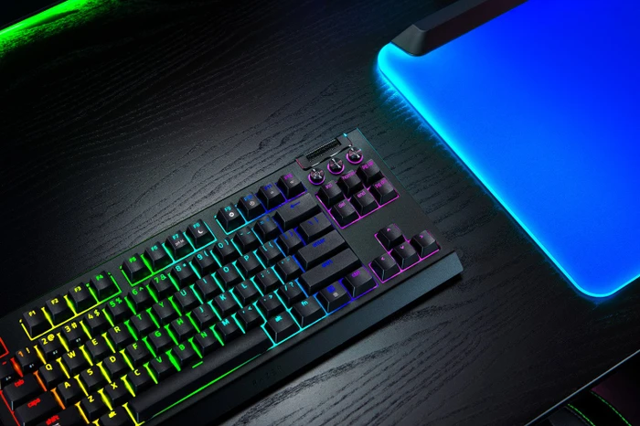 Razer BlackWidow V4 TKL Hyperspeed, hot-swap, Razer ORANGE Tactile Gen-3, USB/Bluetooth, DE
