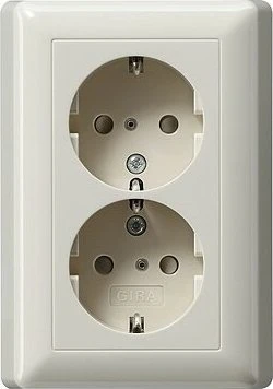 Gira SCHUKO-Doppelsteckdose 16A 250V mit Vollplatte, cremeweiß glänzend