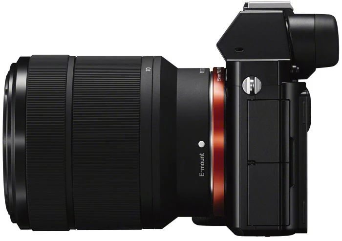 Sony Alpha 7 mit Objektiv FE 28-70mm 3.5-5.6 OSS