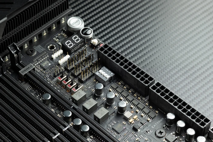 ASUS ROG Dominus Extreme (Intel 3647)