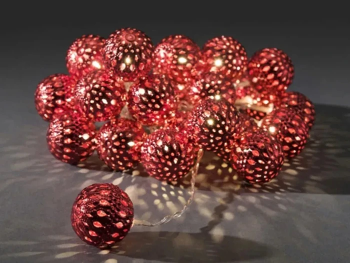 Konstsmide Dekolichterkette rot LED 24x warmweiß
