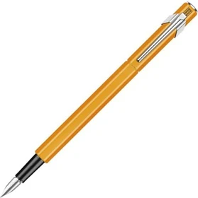 Caran d'Ache 849 orange lackiert, rechte Hand, mittel