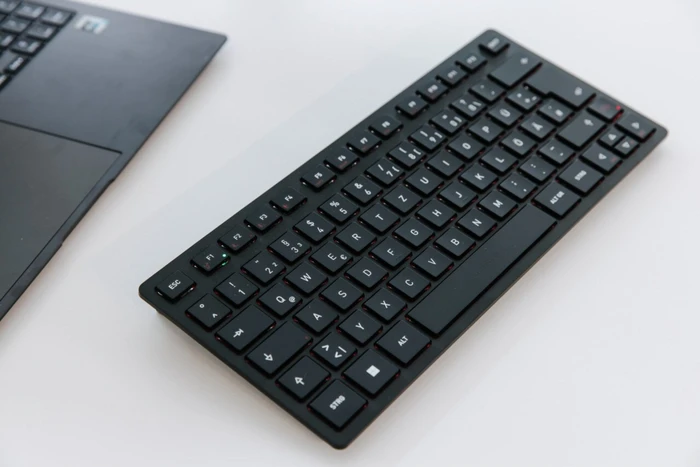 Cherry KW 9200 Mini, schwarz, USB/Bluetooth, DE