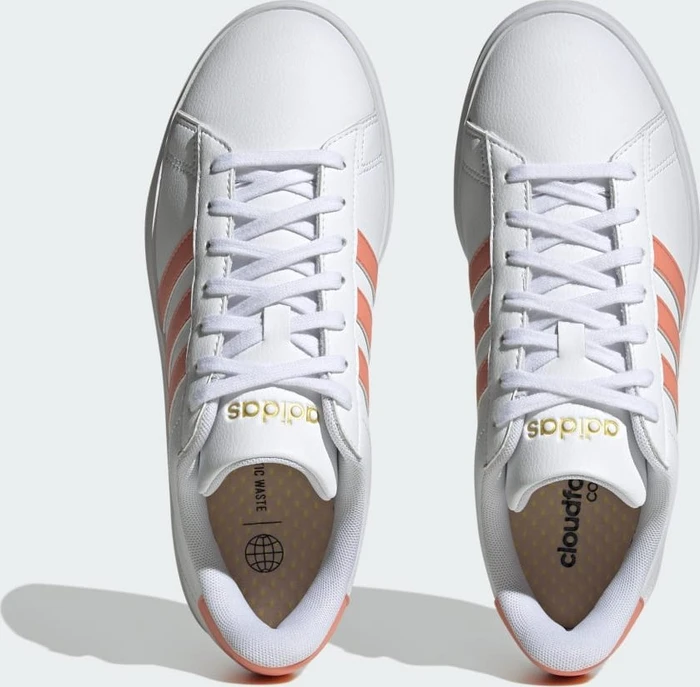 adidas Grand Court Cloudfoam Lifestyle Court Comfort cloud white/wonder clay/gold metallic (Damen)
