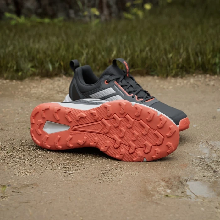 adidas Tracefinder core black/grey one/semi impact orange (Herren)