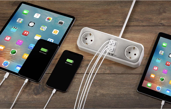 Sygonix Steckdosenleiste, 2-fach, 4x USB, 1.4m, weiß/silber