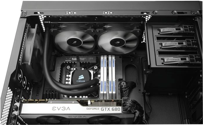 Corsair Carbide Series 330R schwarz, schallgedämmt