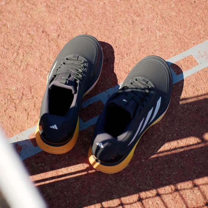 adidas Avacourt 2 Clay aurora black/zero metallic/spark (Damen)